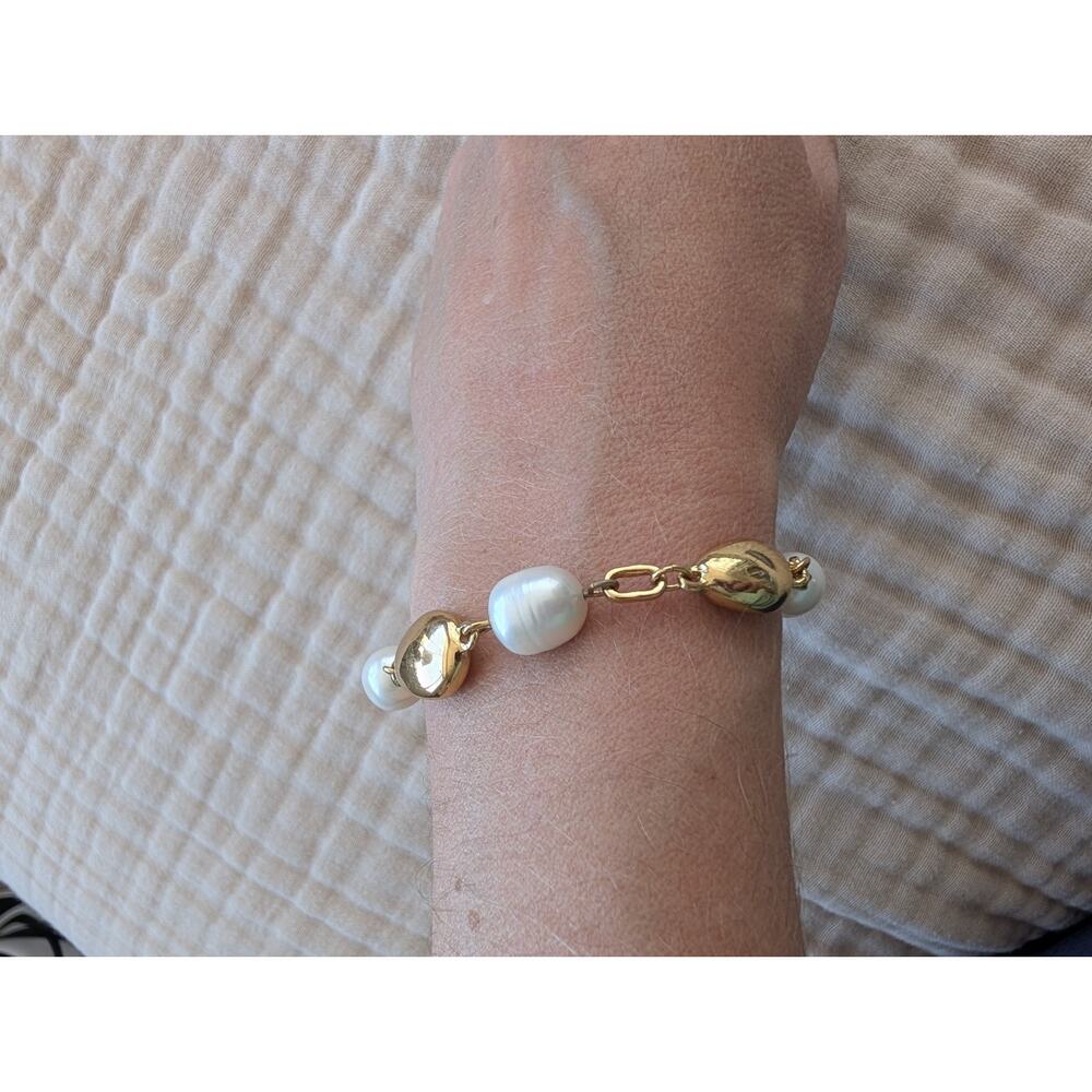 Ann Taylor Signed Gold Tone Oval Link Faux Pearl Bracelet Lobster Adjustable - Picture 4 of 5